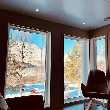 Skjomen Feriehus Elvegard