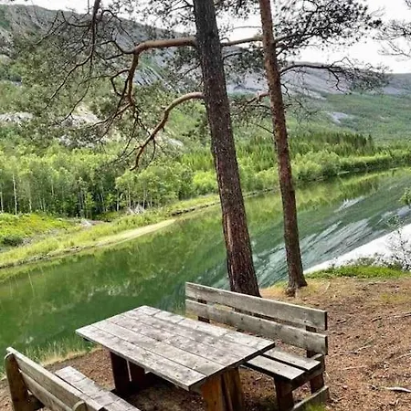 Skjomen Feriehus *