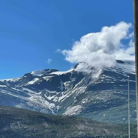 Skjomen Feriehus *